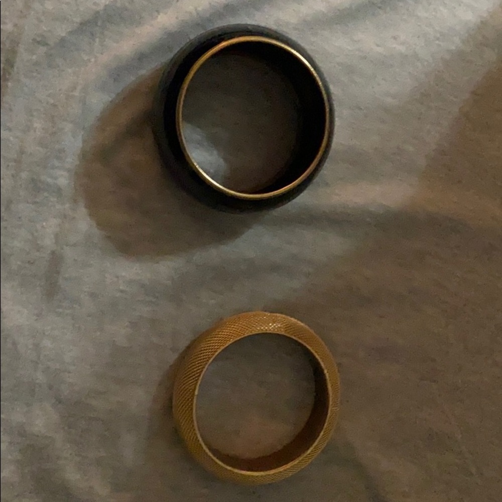 2 Bangle Bracelets - Picture 2 of 2
